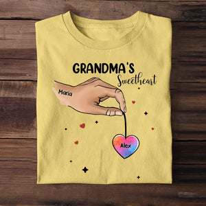 Personalized Grandma's Sweetheart Hand & Kid Name T-shirt Printed QTPN1804