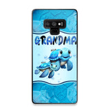 Personalized Grandma Turtles with Kid Name Ocean Background Gift For Grandma Phonecase 23JUN-HN30