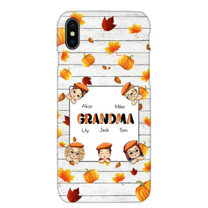 Personalized Fall Season Pumpkin Autumn Grandma with Kid Name Gift For Grandma Phonecase PNDT0707